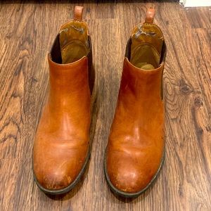 Clark’s booties size 7